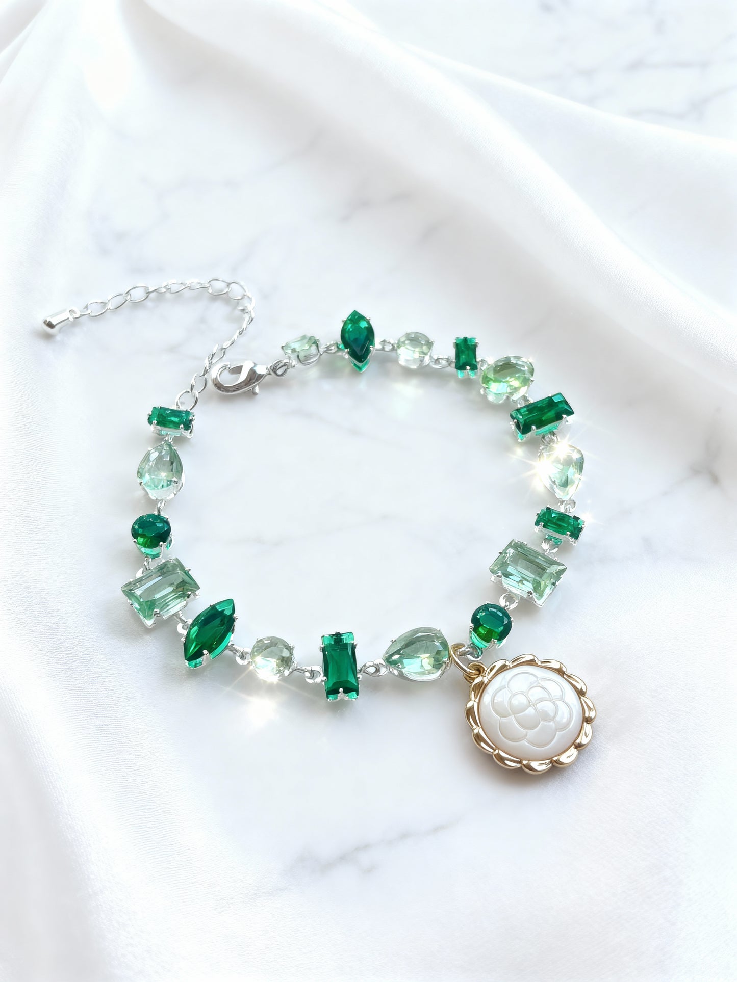 Green Zircon – The Path of Growth